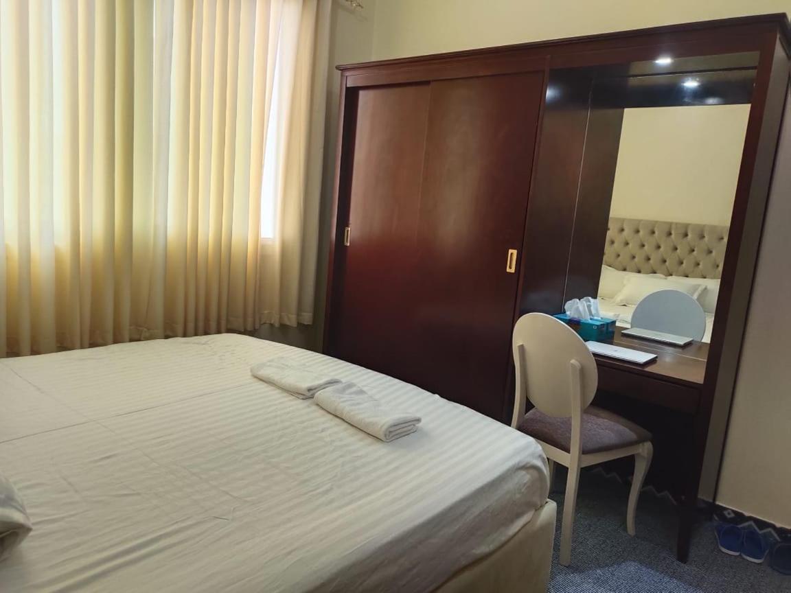 Arnim Suite - 3 Bedrooms Apartment Sharjah Exterior foto