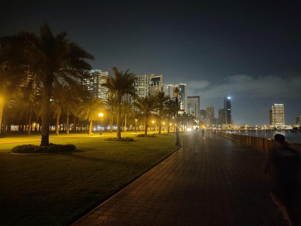 Arnim Suite - 3 Bedrooms Apartment Sharjah Exterior foto